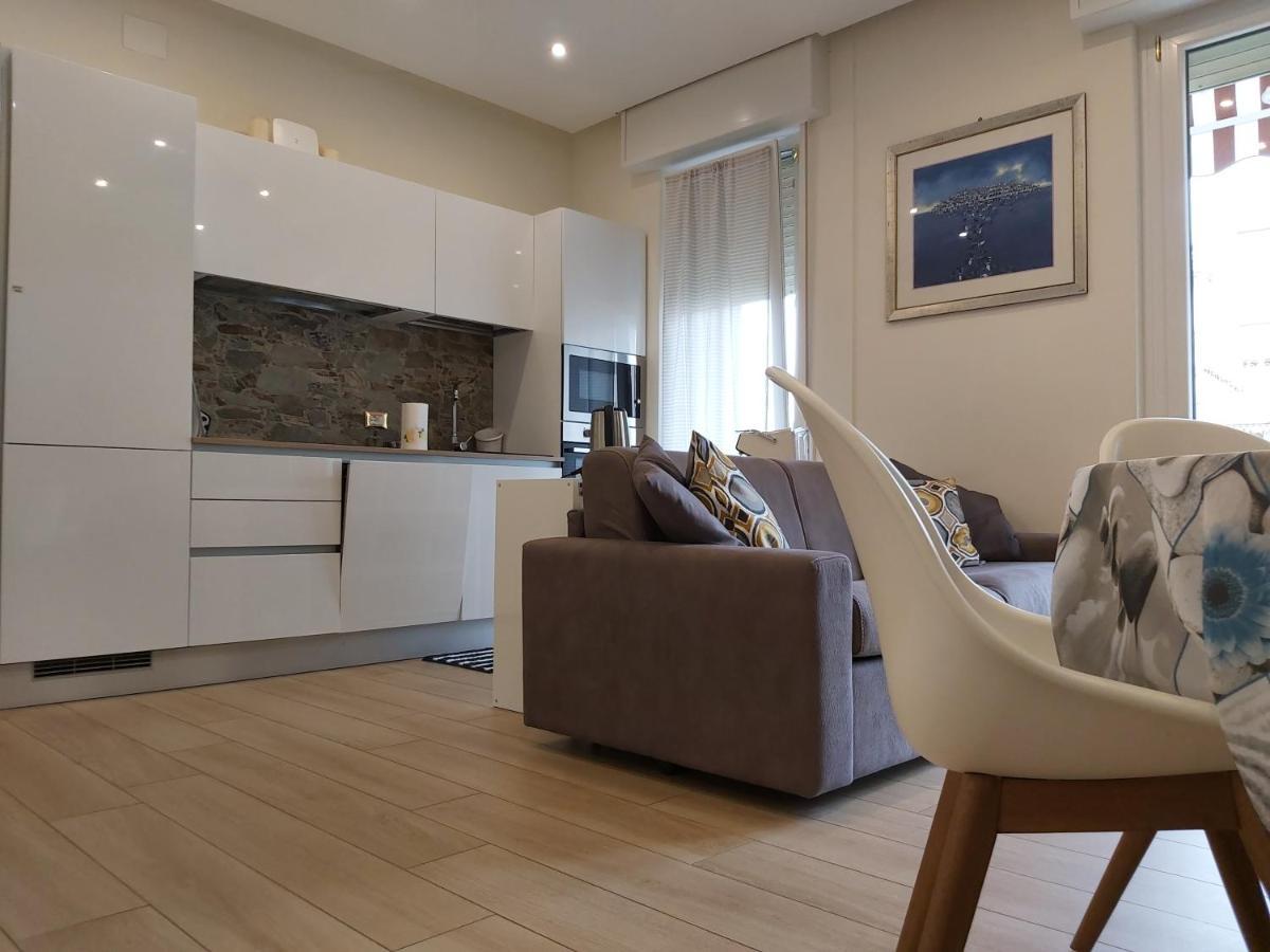 Le Rive Apartment Desenzano del Garda Bagian luar foto