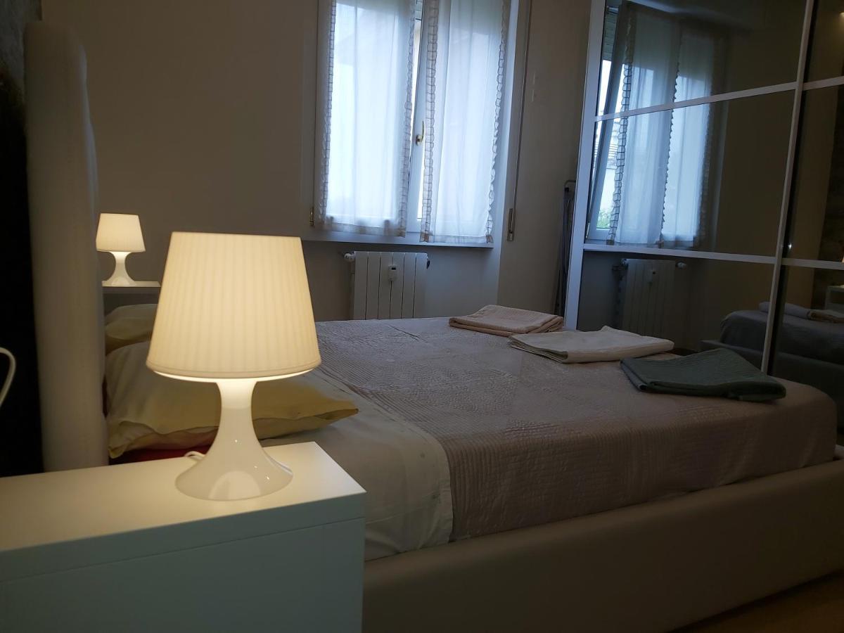Le Rive Apartment Desenzano del Garda Bagian luar foto