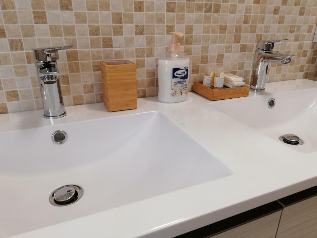 Le Rive Apartment Desenzano del Garda Bagian luar foto