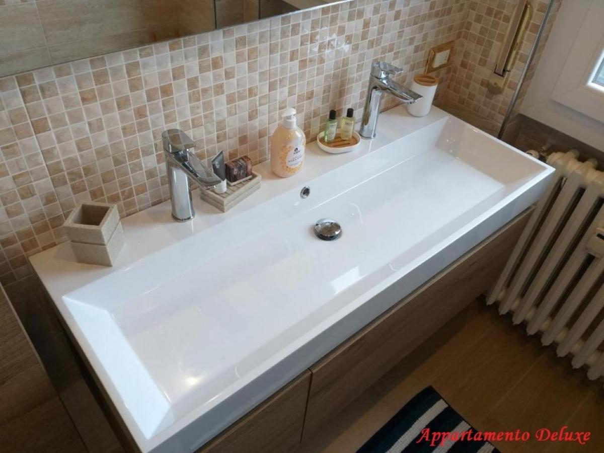Le Rive Apartment Desenzano del Garda Bagian luar foto